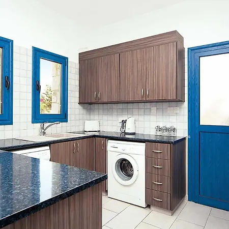Coral Artemis - Four Bedroom With Private Swimming Pool